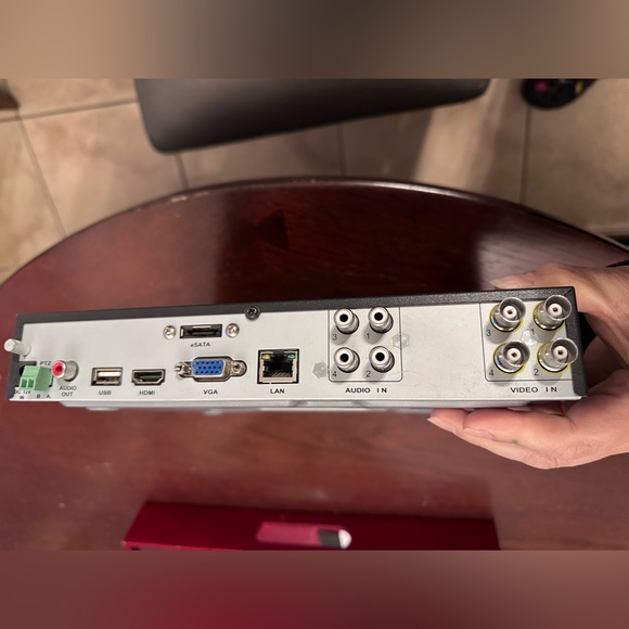 swann dvr4-4200 4 channel dvr
Item works turns on.
Make An offer need to sell - Picture 10 of 10